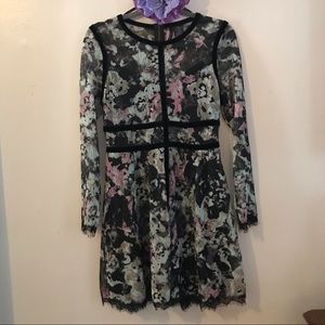 Super cute long sleeved cocktail dress with velvet